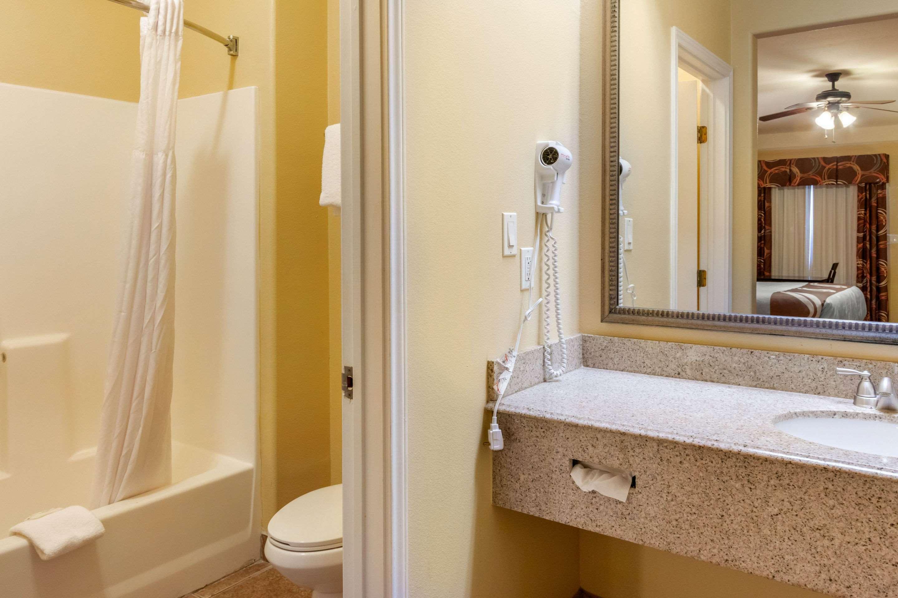 Quality Inn & Suites At The Outlets Mercedes-Weslaco Eksteriør bilde