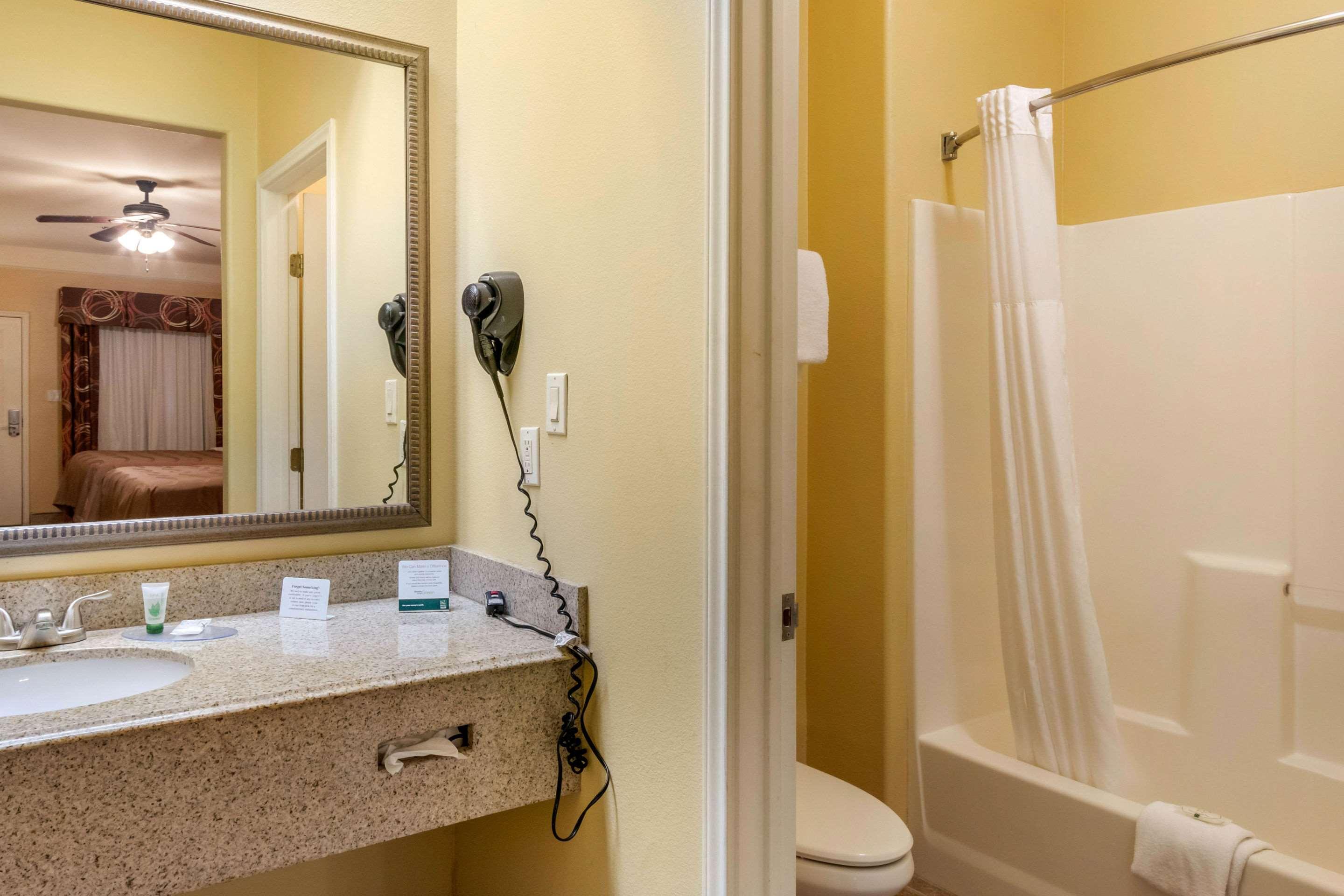 Quality Inn & Suites At The Outlets Mercedes-Weslaco Eksteriør bilde
