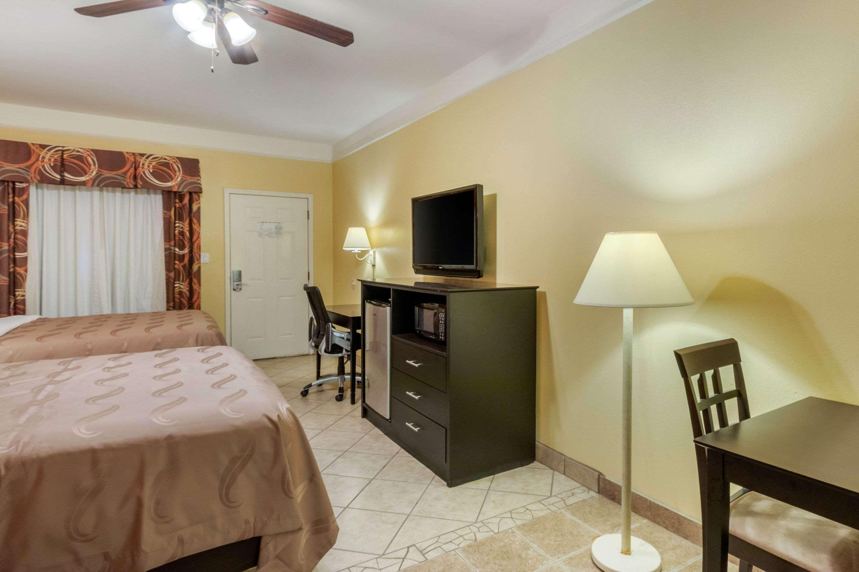 Quality Inn & Suites At The Outlets Mercedes-Weslaco Eksteriør bilde