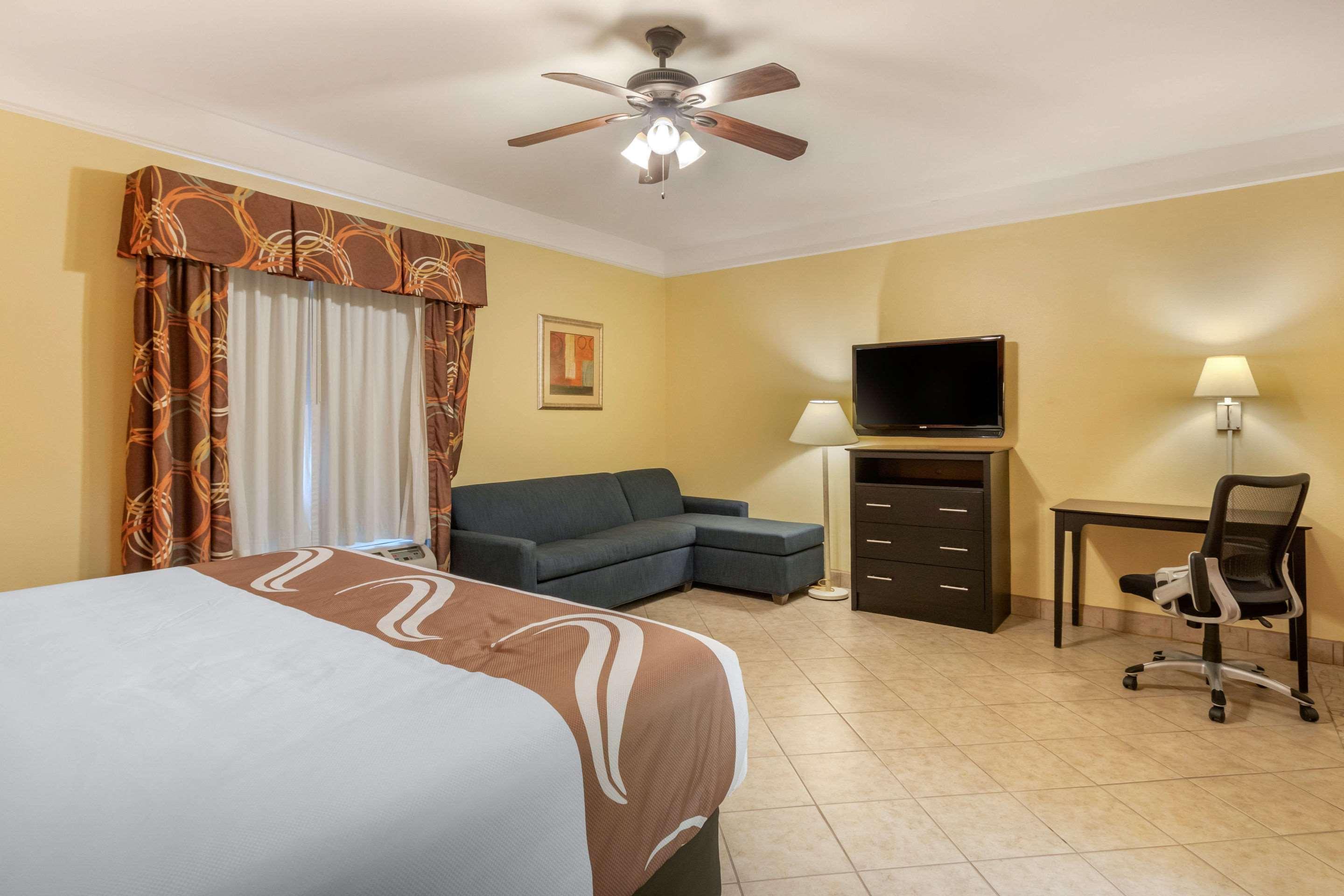 Quality Inn & Suites At The Outlets Mercedes-Weslaco Eksteriør bilde