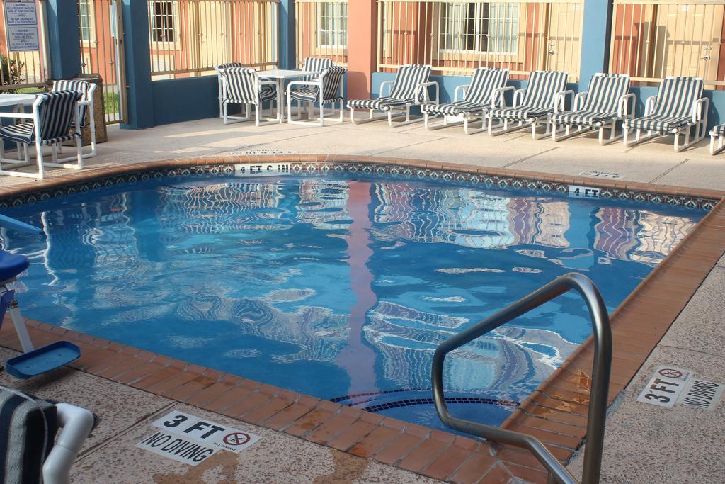 Quality Inn & Suites At The Outlets Mercedes-Weslaco Eksteriør bilde