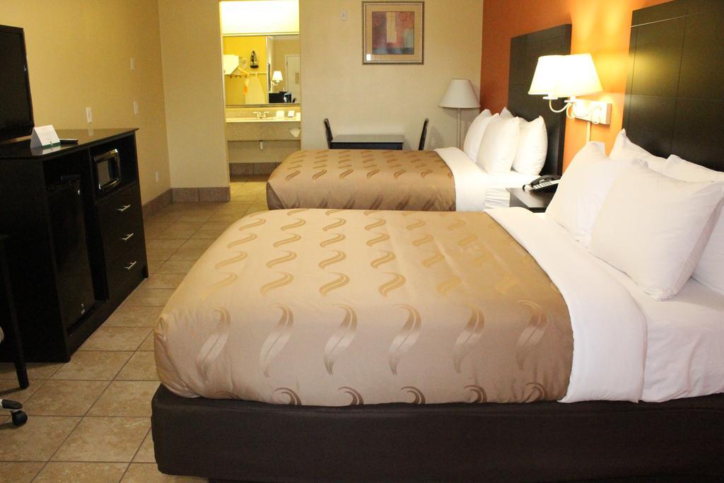 Quality Inn & Suites At The Outlets Mercedes-Weslaco Eksteriør bilde