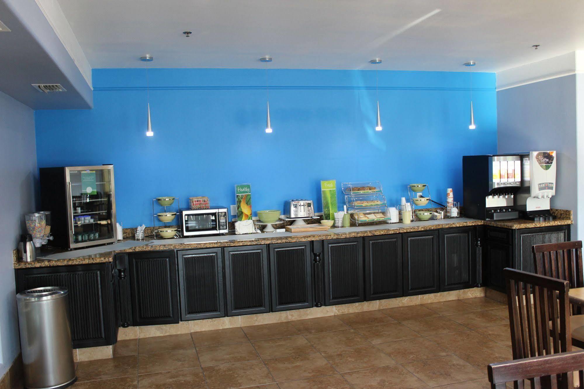 Quality Inn & Suites At The Outlets Mercedes-Weslaco Eksteriør bilde